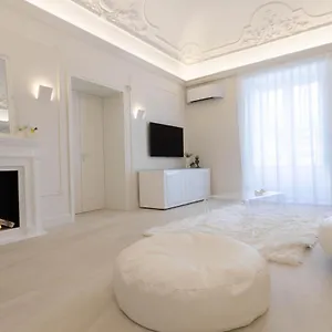 anais-luxury-apartment-catania-centro.sicilyhotelsitaly.net/